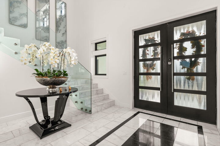 Property Photo: 3348 Edgewater Drive FL 32563