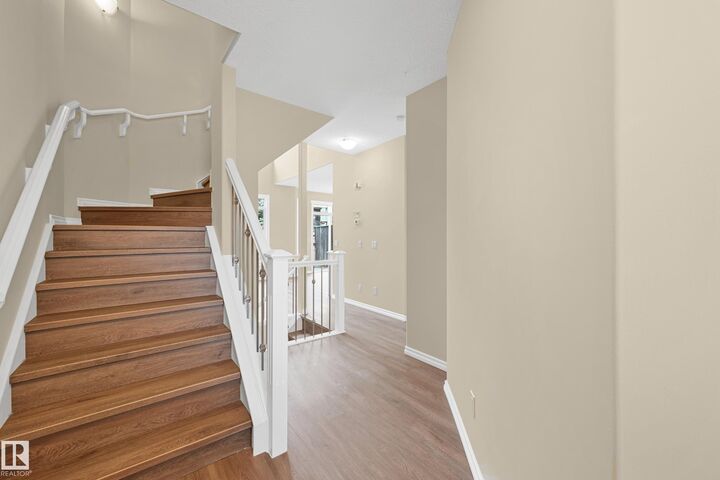 Photo de la propriété: 11544 11 Avenue SW AB T6W 1W8