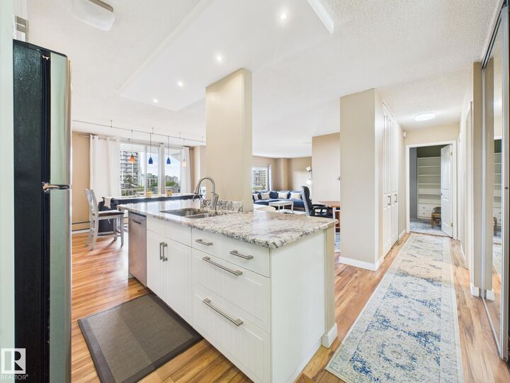 Photo de la propriété: 9909 110 Street NW 603 AB T5K 2E5