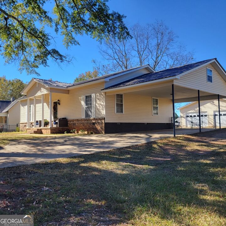 Property Photo: 313 Williams Street AL 36854