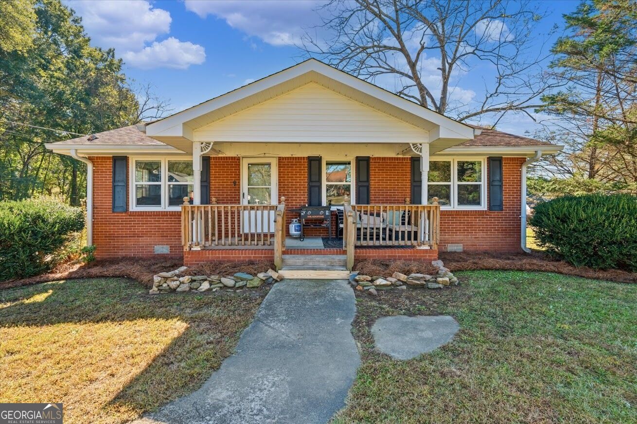 Property Photo:  425 Mitchell Avenue  GA 30108 
