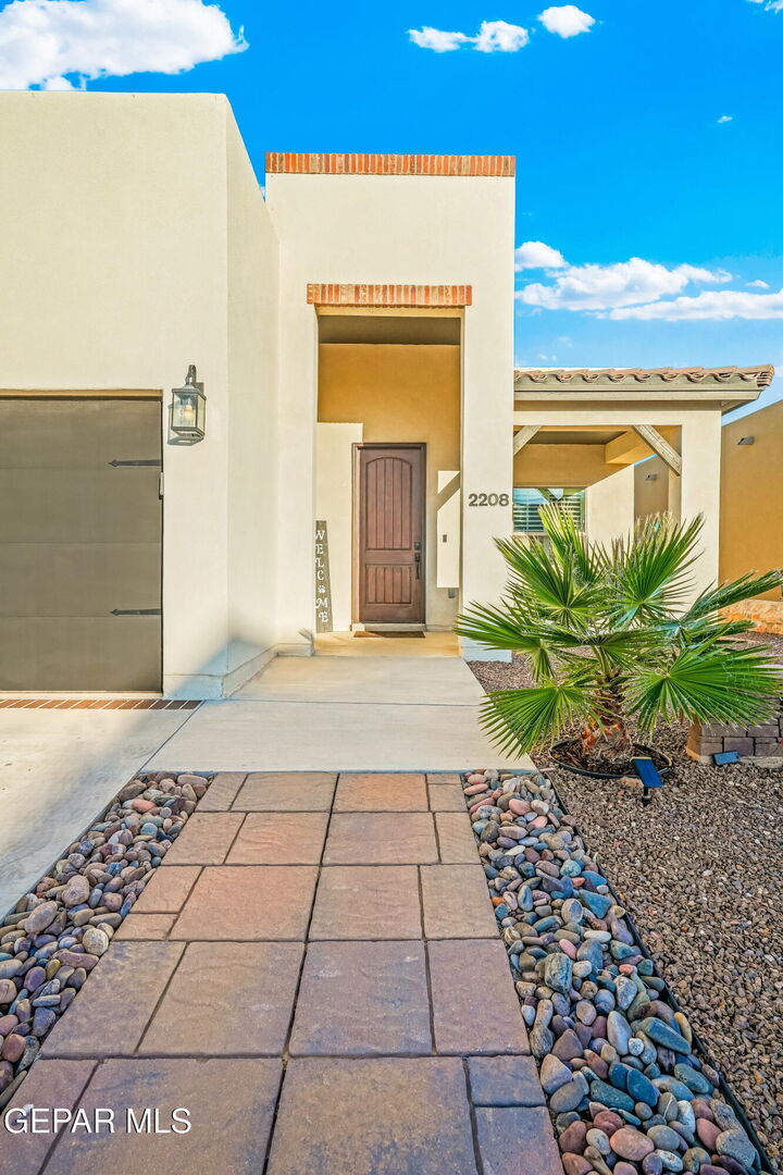 Property Photo: 2208 Tierra Delmonte Drive TX 79938