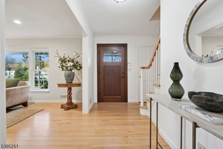 Property Photo: 34 Sweetbriar Rd NJ 07901