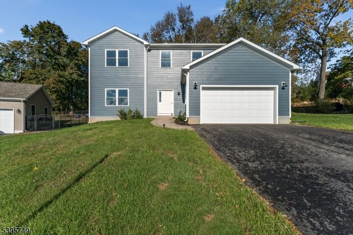 Property Photo:  9 Heather Hill Rd  NJ 07882 