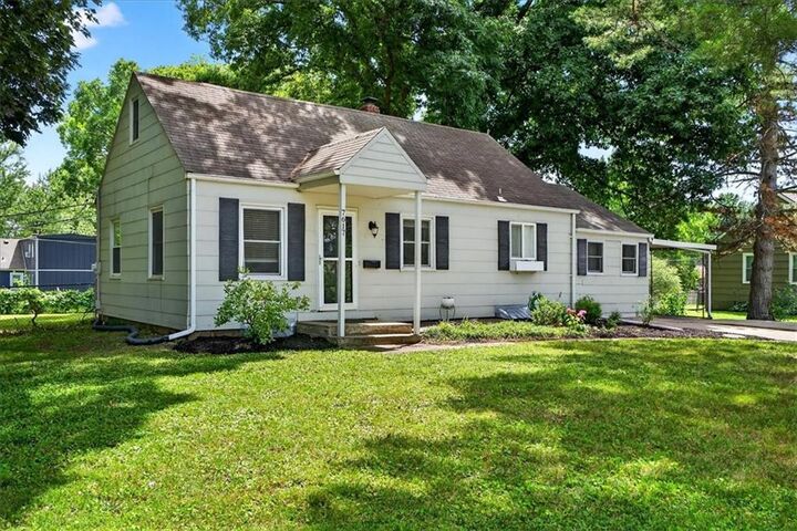 7617 W 63rd Terrace  Overland Park KS 66202 photo