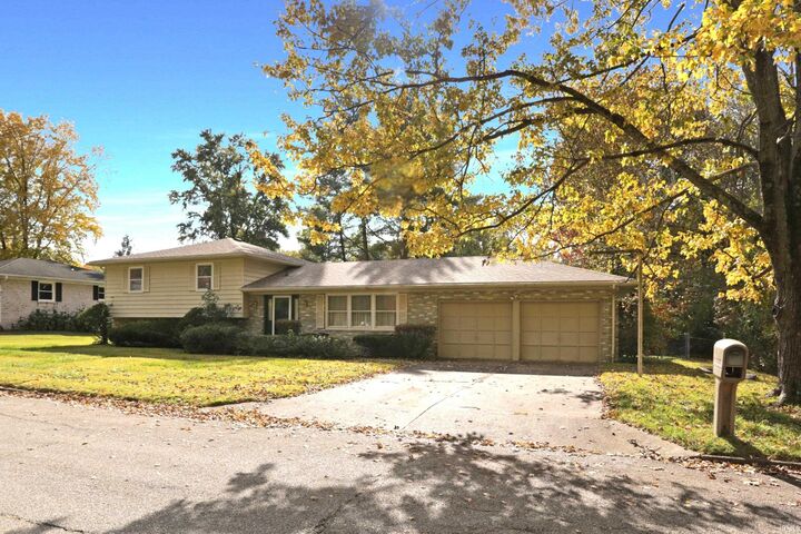 Property Photo:  516 Holly Hill Drive  IN 47710 