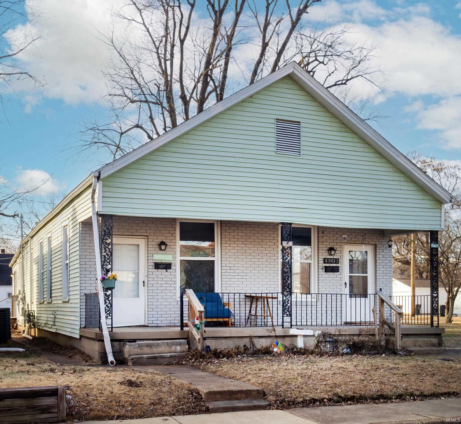 Property Photo: 1303 1305 Marshall Avenue IN 47714