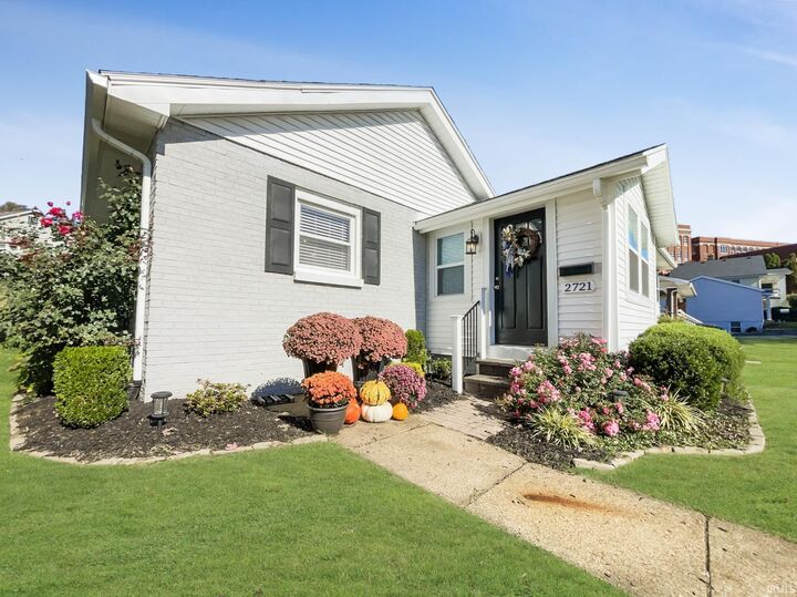 Property Photo: 2721 Hartmetz Avenue IN 47712