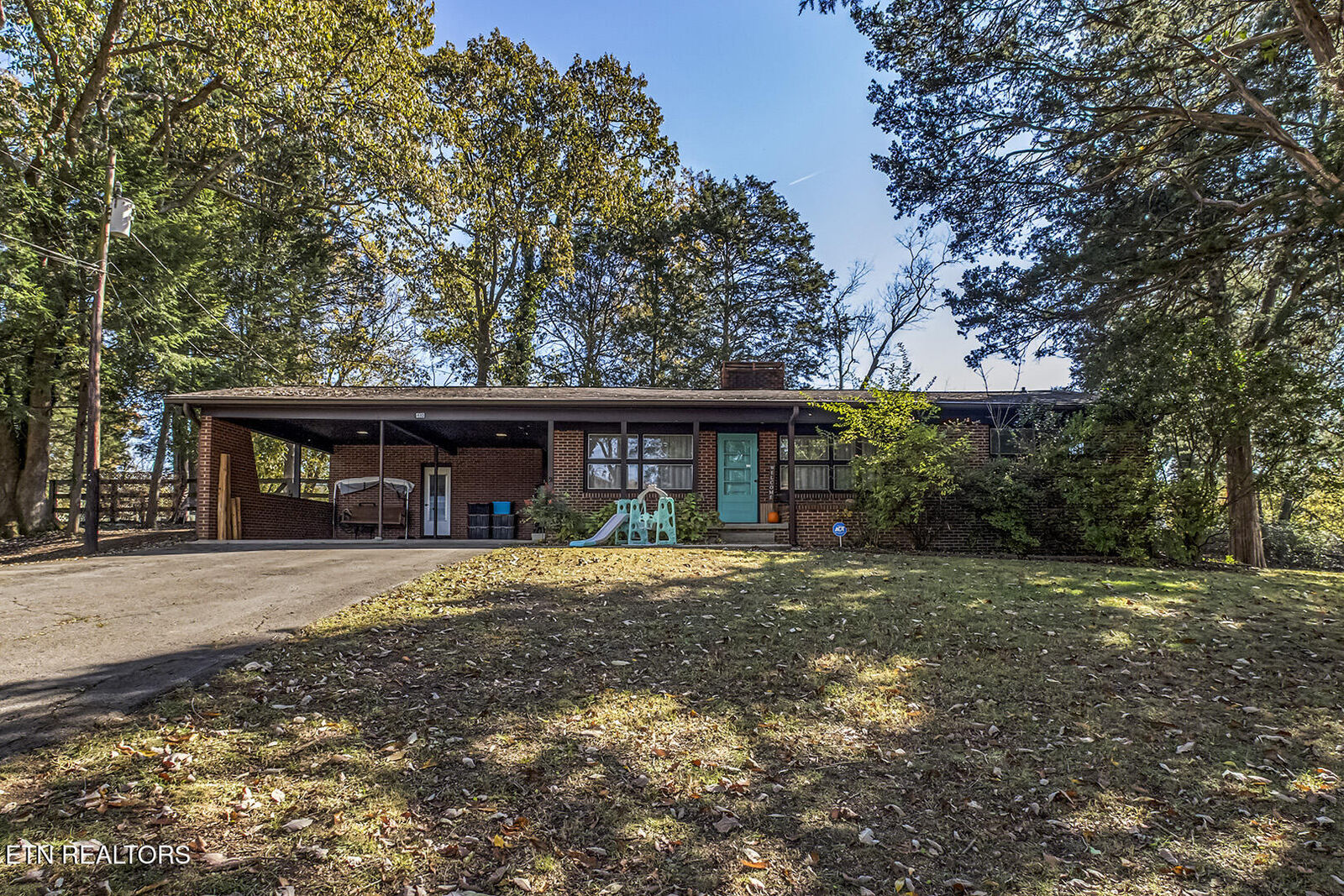 Property Photo: 410 Douglas Lane TN 37716