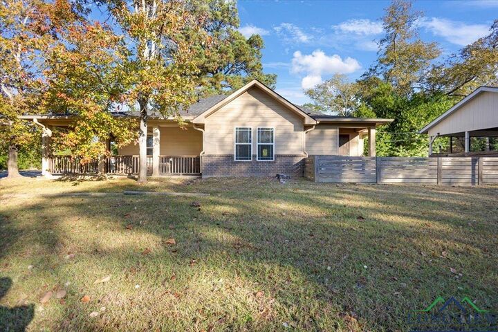 Property Photo:  300 N Evenside St  TX 75654 