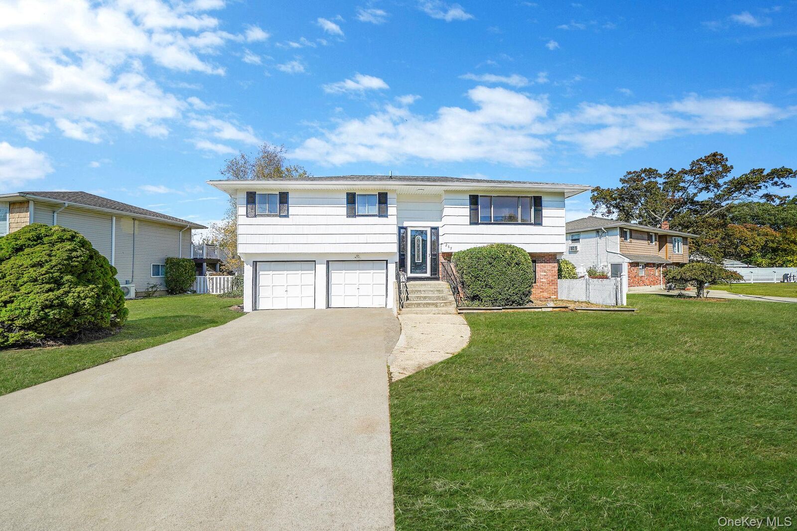 Property Photo: 265 Kellum Street NY 11704