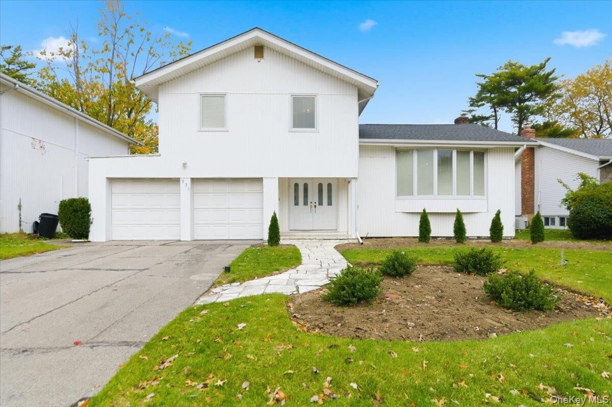 Property Photo:  930 Jewel Drive  NY 11581 
