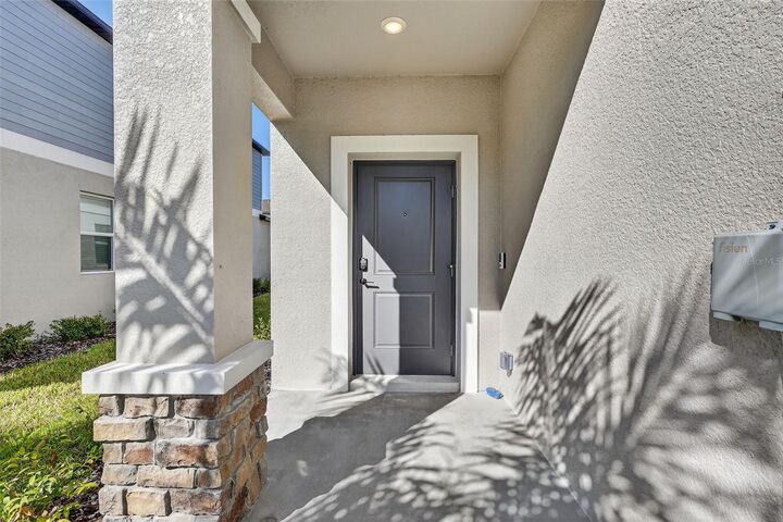 Property Photo: 2632 Sunray Venus Way FL 33570