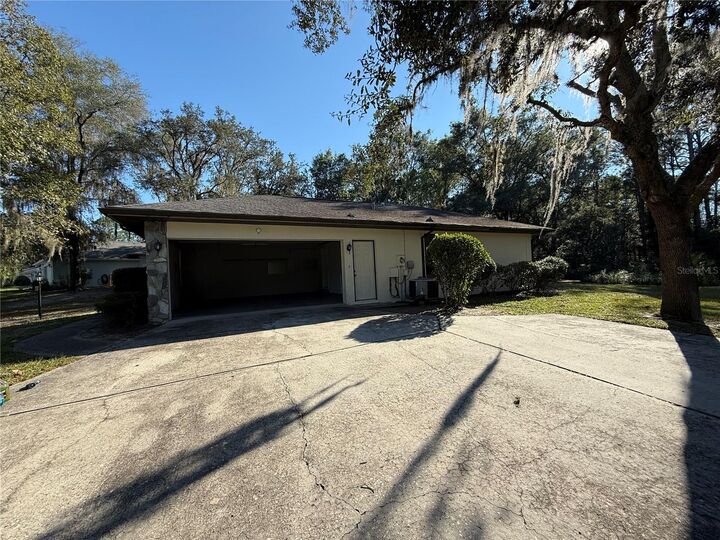 Property Photo: 9231 SW 197th Circle FL 34432