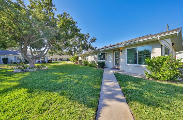 Property Photo:  1902 Dandridge Street 20  FL 33573 