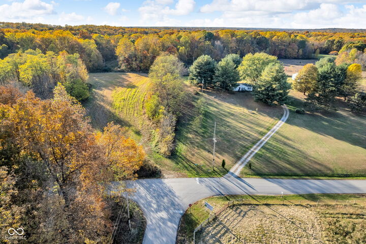 Property Photo: 300 West IN 46171