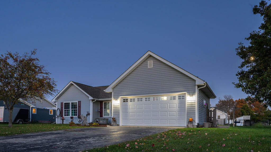 Property Photo: N1556 Overlook Cir WI 53128