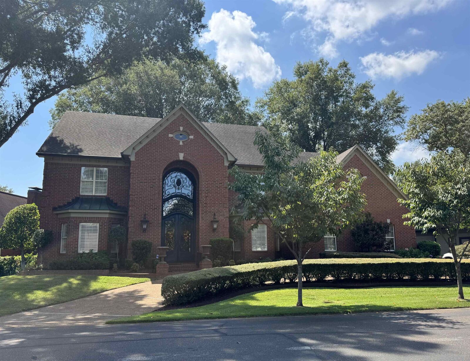 Property Photo: 2086 W Glenalden Dr TN 38139