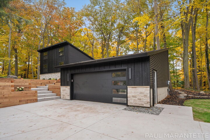Property Photo: 9421 Lakeview Court MI 49460