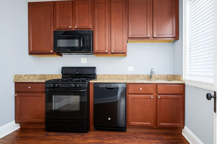 Property Photo:  3909 N Lamon Avenue 2N  IL 60641 