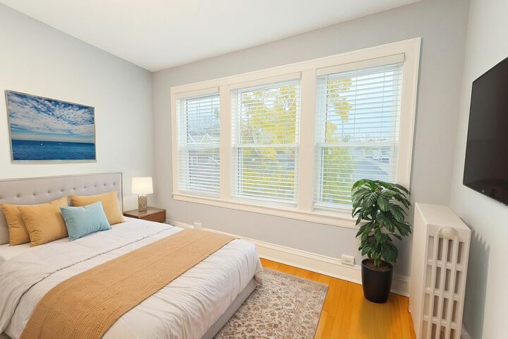 Property Photo:  3909 N Lamon Avenue 2N  IL 60641 