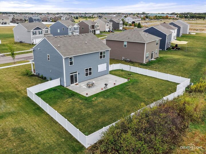 Property Photo: 2721 Berrywood Lane IL 60560