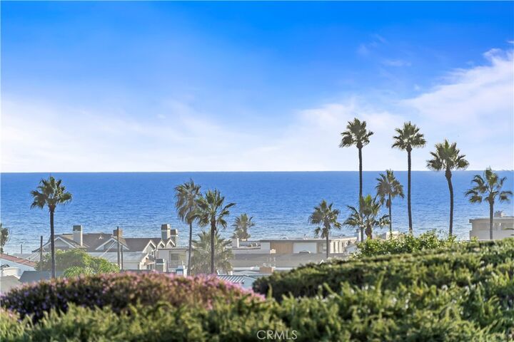 200 Paris Lane 111  Newport Beach CA 92663 photo