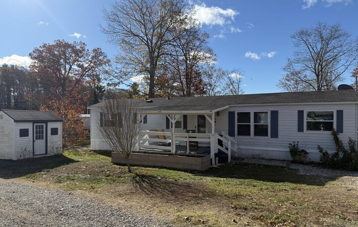 Property Photo: 11 Park Lane ME 04046