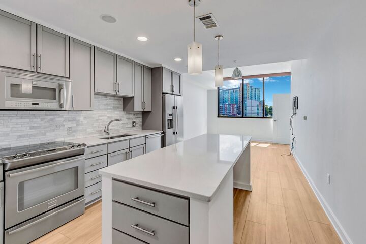 Property Photo: 1212 Laurel St 206 TN 37203