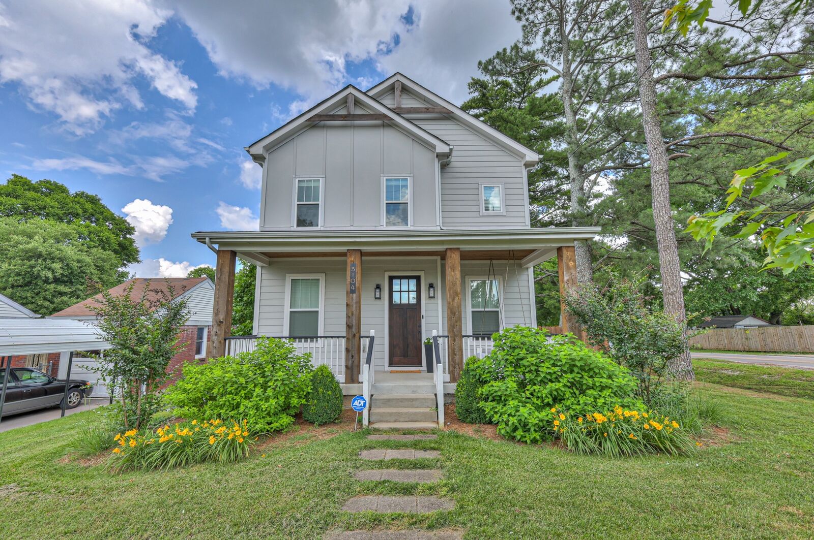 Property Photo:  3104 Southlake Dr  TN 37211 