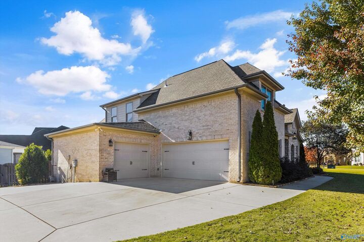 Property Photo: 17 N Astoria Lane AL 35748