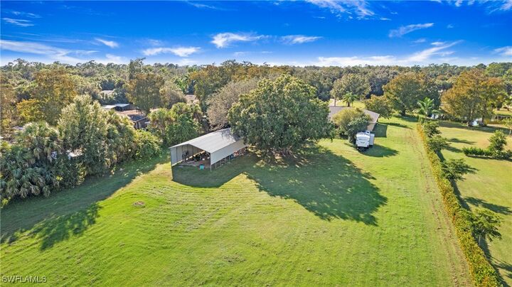 Property Photo: 410 11th Street NW FL 34120