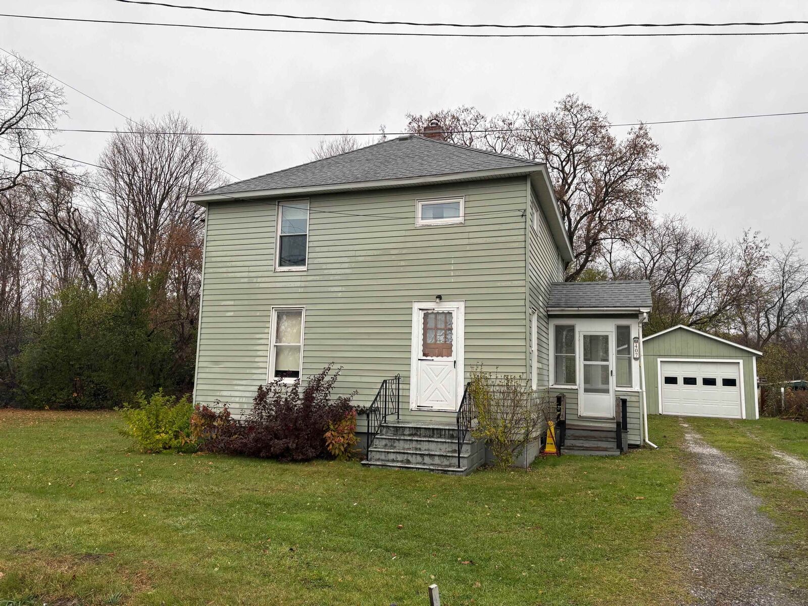 Property Photo: 407 Lake Road VT 05478