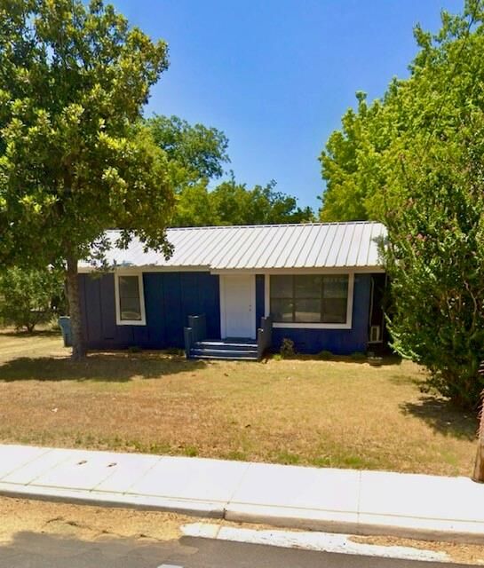 Property Photo:  301 S Main Street  TX 76471 