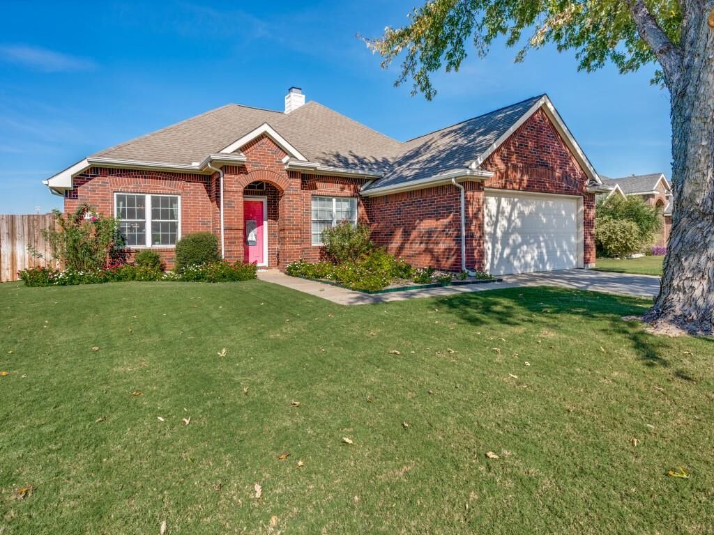 Property Photo:  1010 Diane Street  TX 76227 