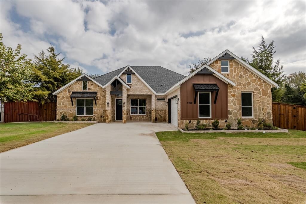 Property Photo:  2222 Grove Lane  TX 75154 