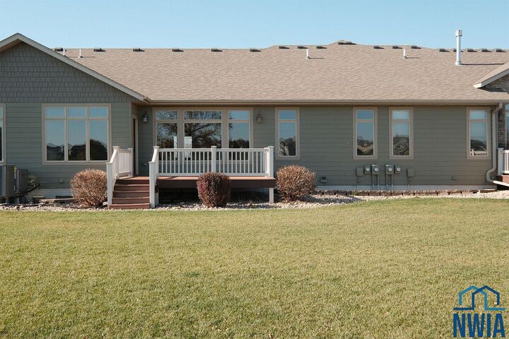 Property Photo:  2318 Riviera Road  IA 51250 