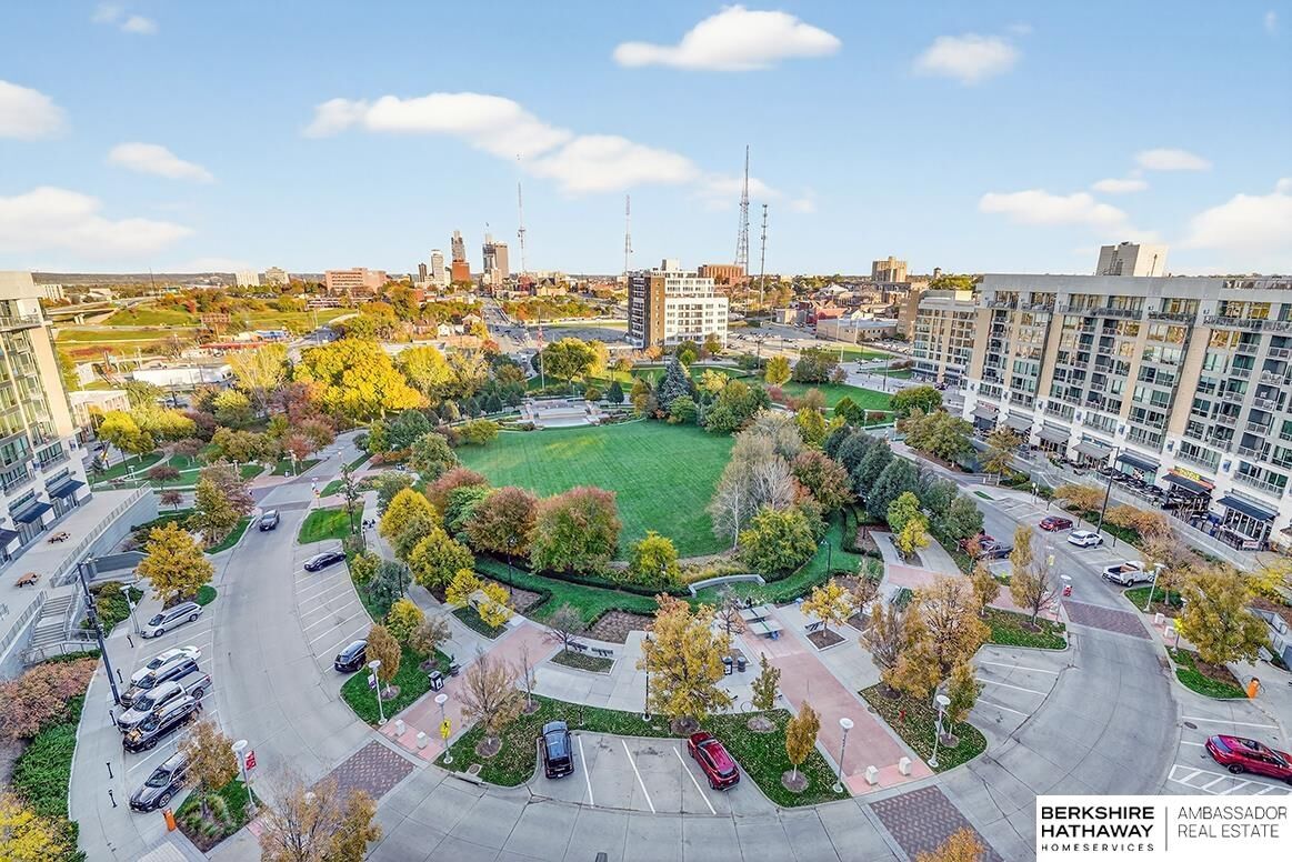 Property Photo:  200 S 31st Avenue 4408  NE 68131 