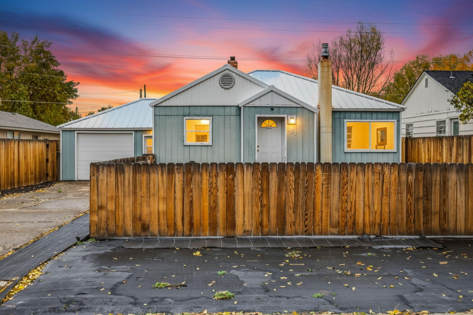 Property Photo:  787 NW 5th Street  OR 97754 