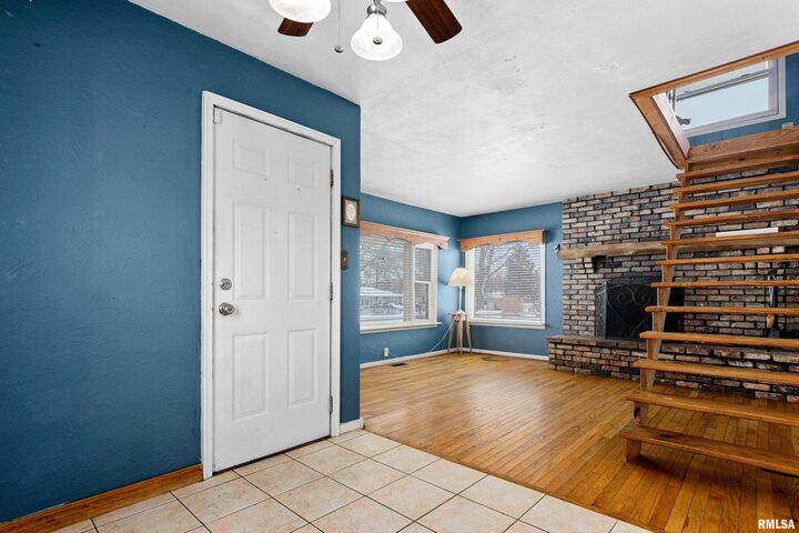 Property Photo:  120 Lakewood Avenue  IL 61611 