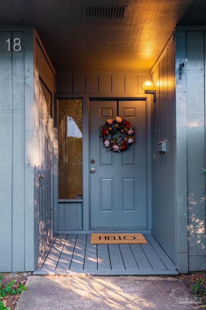 Property Photo:  18 Hillbrook Way  FL 32503 