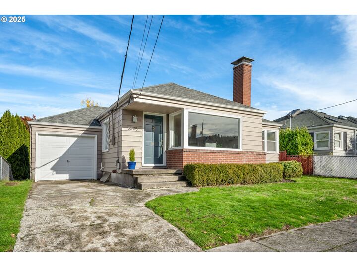 Property Photo: 5533 NE Couch St OR 97213