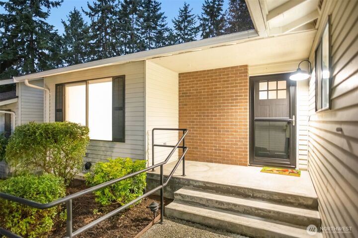 Property Photo:  24827  9th Place S  WA 98198 