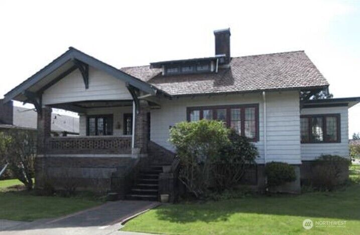 Property Photo:  204  K Street  WA 98550 