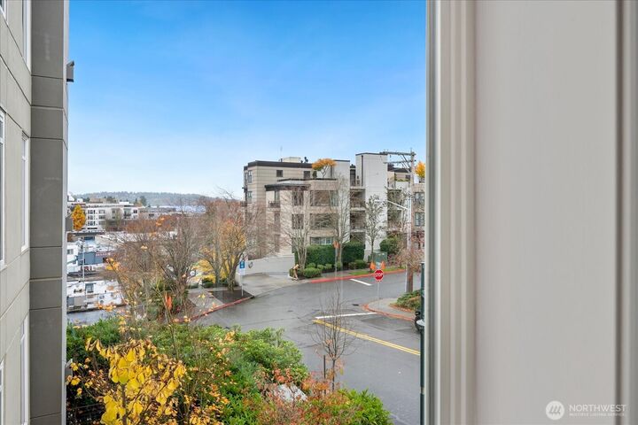Property Photo: 225 4th Avenue A404 WA 98033