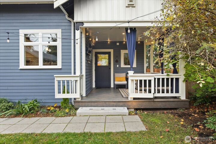 Property Photo:  14034  2nd Avenue NW B  WA 98177 