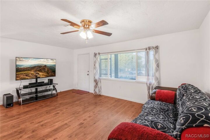 Property Photo:  316 S Lincoln Avenue  FL 34465 