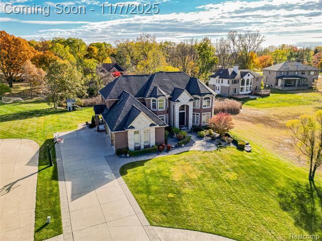 Property Photo:  2953 Squire Court  MI 48098 