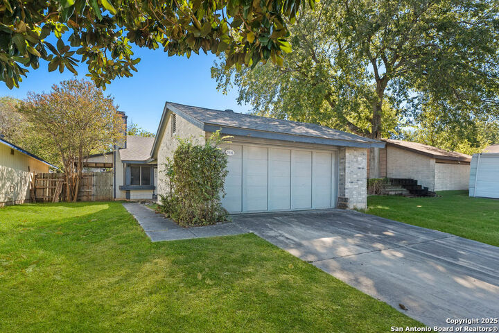 Property Photo:  5936 Misty Glen  TX 78247 