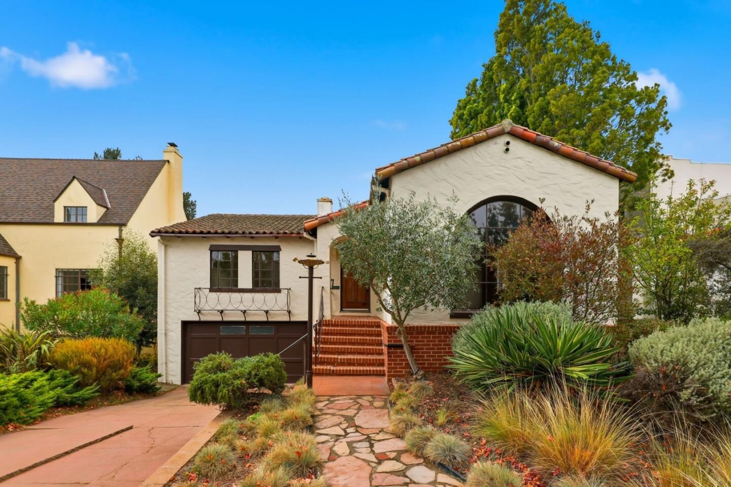 Property Photo: 1433 Drake Avenue CA 94010